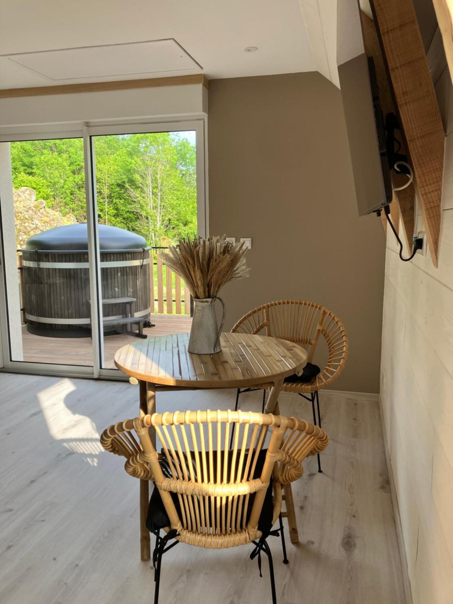 La Puy Mary Bed & Breakfast Le Falgoux Eksteriør bilde